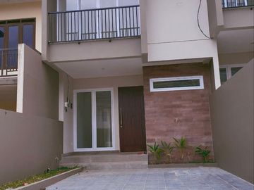 Rumah baru 2 lantai komplek di sayap gegerkalong sarijadi sukahaji