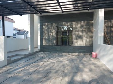 HUNIAN MEWAH KOLAM RENANG ASRI DI PERUMAHAN SETIABUDI, BANDUNG UTARA