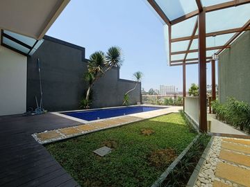 RUMAH LUX MODERN SEMI VILLA DOWNSLOPE, ADA KOLAM RENANG PRIBADI AREA BANDUNG UTARA SAYAP CIUMBULEUIT
