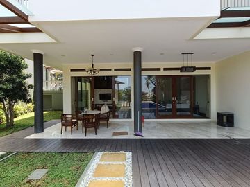 RUMAH LUX MODERN SEMI VILLA DOWNSLOPE, ADA KOLAM RENANG PRIBADI AREA BANDUNG UTARA SAYAP CIUMBULEUIT