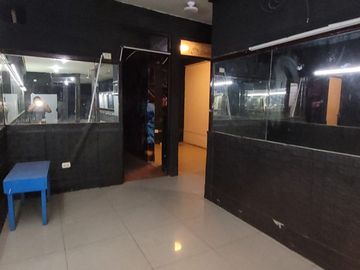CASA COMERCIAL EN VENTA EN PLENA AV ANGELICA GAMARRA!!!