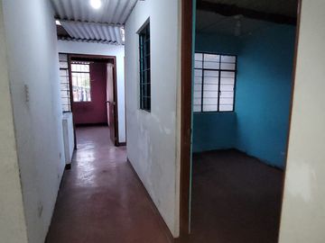 CASA COMERCIAL EN VENTA EN PLENA AV ANGELICA GAMARRA!!!