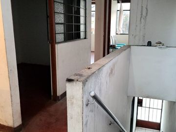 CASA COMERCIAL EN VENTA EN PLENA AV ANGELICA GAMARRA!!!