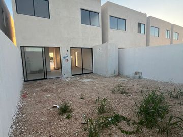 Casa de 2 pisos con 2 recámaras en privada residencial - Entrega inmediata