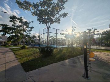 Casa de 2 pisos con 2 recámaras en privada residencial - Entrega inmediata