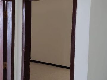 disewakan rumah di raya bratang binangun dekat ruko RMI kebun bibit murah komersial siap huni