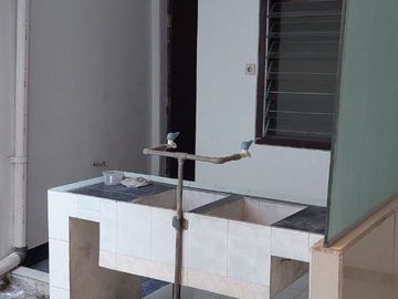 disewakan rumah di raya bratang binangun dekat ruko RMI kebun bibit murah komersial siap huni
