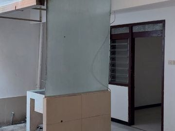 disewakan rumah di raya bratang binangun dekat ruko RMI kebun bibit murah komersial siap huni