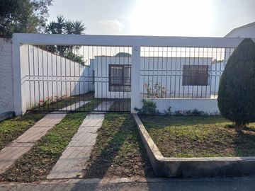 BAJO DE PRECIO!! OCASIÓN !!VENTA DE CASA A PRECIO DE TERRENO!!! MONTERRICO SURCO