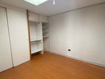 SE VENDE HERMOSA Y AMPLIA CASA EN SECTOR LA FLORIDA - CALLE MADRESELVA, LA SERENA.