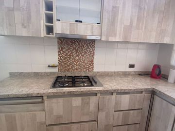 SE VENDE HERMOSA Y AMPLIA CASA EN SECTOR LA FLORIDA - CALLE MADRESELVA, LA SERENA.