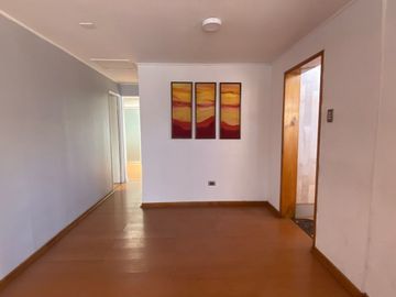 SE VENDE HERMOSA Y AMPLIA CASA EN SECTOR LA FLORIDA - CALLE MADRESELVA, LA SERENA.