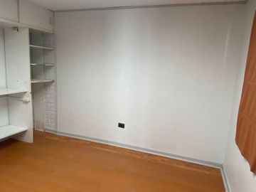 SE VENDE HERMOSA Y AMPLIA CASA EN SECTOR LA FLORIDA - CALLE MADRESELVA, LA SERENA.