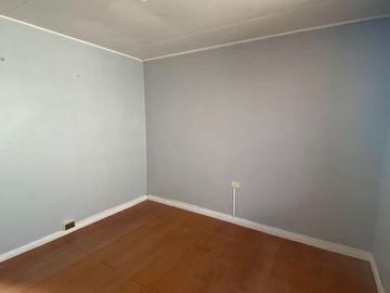 SE VENDE HERMOSA Y AMPLIA CASA EN SECTOR LA FLORIDA - CALLE MADRESELVA, LA SERENA.