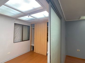 SE VENDE HERMOSA Y AMPLIA CASA EN SECTOR LA FLORIDA - CALLE MADRESELVA, LA SERENA.