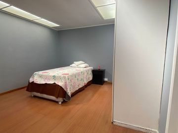 SE VENDE HERMOSA Y AMPLIA CASA EN SECTOR LA FLORIDA - CALLE MADRESELVA, LA SERENA.