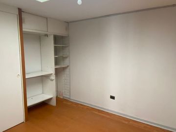 SE VENDE HERMOSA Y AMPLIA CASA EN SECTOR LA FLORIDA - CALLE MADRESELVA, LA SERENA.