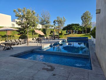 Venta Casa cumbres del lago juriquilla condominio gran capricho con alberca