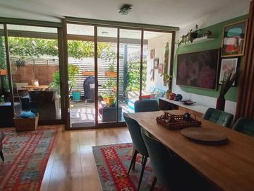 Hermoso Townhouse 3d/3b Con 2 Estacionamientos Y Bodega