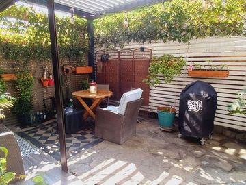Hermoso Townhouse 3d/3b Con 2 Estacionamientos Y Bodega