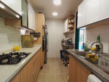 Hermoso Townhouse 3d/3b Con 2 Estacionamientos Y Bodega