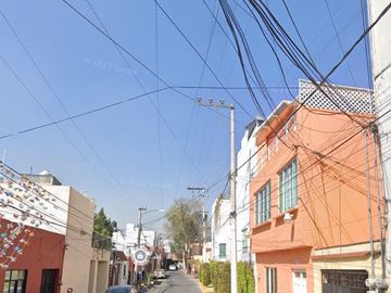 CASA EN VENTA EN BARRIO DEL NIÑO JESUS, COYOACAN!!!