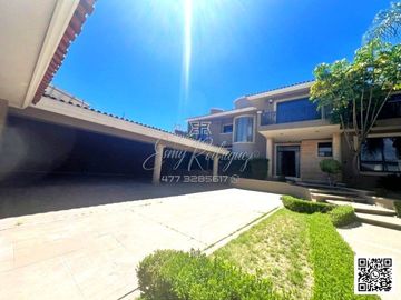 CASA EN VENTA, PRIMERA SECCIÓN DE BALCONES DEL CAMPESTRE, LEÓN, GTO; SUPER PRECIO DE OPORTUNIDAD.