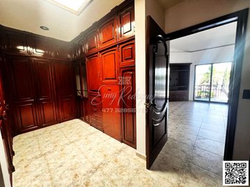 CASA EN VENTA, PRIMERA SECCIÓN DE BALCONES DEL CAMPESTRE, LEÓN, GTO; SUPER PRECIO DE OPORTUNIDAD.