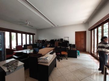 Rumah Mewah 1 Lantai Siap Huni Dengan Kolam Renang Di Pasar Minggu