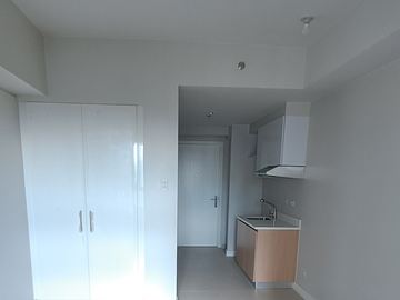 FOR SALE - Unit in West Tower, The Arton by Rockwell, Quezon City