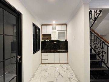 Dijual Rumah Cluster Modern Classic, 4 Bedroom di Jagakarsa Jakarta Selatan