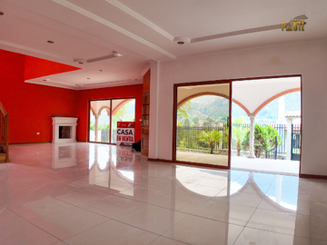 Casa por estrenar de venta en el Canton Paute sector La higuera