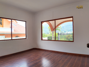 Casa por estrenar de venta en el Canton Paute sector La higuera