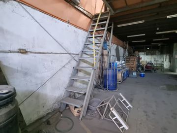 SE VENDE BODEGA Y OFICINAS EN ESTACIÓN CENTRAL