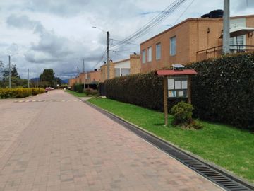 Se vende hermosa casa en el Condominio Riveras de Susagua en Zipaquira