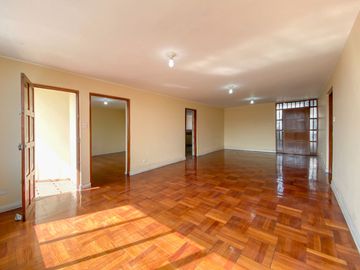 ¡Gran Oportunidad de Inversión en zona comercial en Santa Anita!!🏡✨
