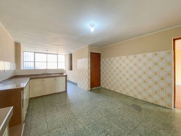 ¡Gran Oportunidad de Inversión en zona comercial en Santa Anita!!🏡✨