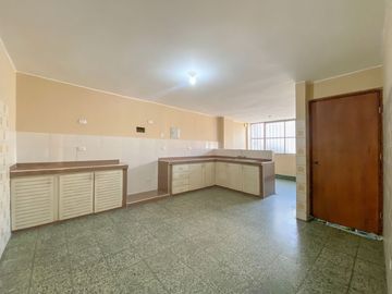 ¡Gran Oportunidad de Inversión en zona comercial en Santa Anita!!🏡✨