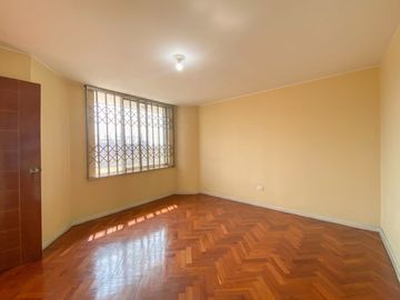 ¡Gran Oportunidad de Inversión en zona comercial en Santa Anita!!🏡✨