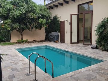 VENDO HERMOSA CASA NUEVA DE ESTRENO SAMBORONDON