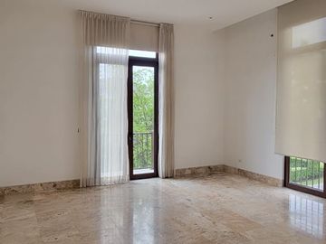 VENDO HERMOSA CASA NUEVA DE ESTRENO SAMBORONDON