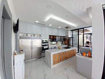 VENDO HERMOSA CASA EN ISLA DEL RIO SAMBORONDON