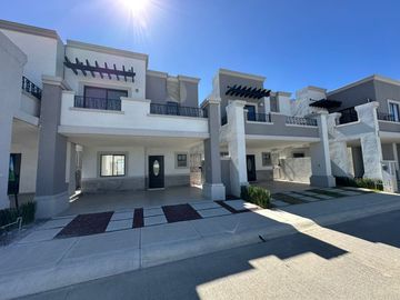 En venta casa de tres recamaras con cisterna al sur de Pachuca.