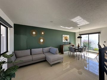 En venta casa de tres recamaras con cisterna al sur de Pachuca.