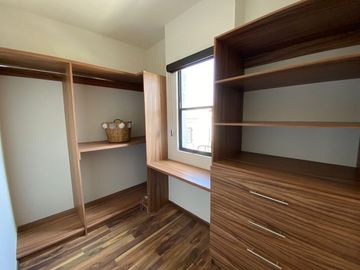 En venta casa de tres recamaras con cisterna al sur de Pachuca.