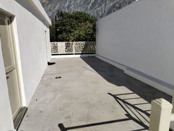 Casa en Venta Col Trabajadores, Santa Catarina