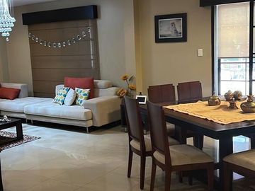 VENTA - HERMOSA CASA EN TERRANOSTRA - MASTER BAÑO W.CLOSET A/C,  2 DORMITORIOS CON BAÑO COMPARTIDO A/C - PISCINA