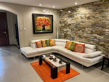 VENTA - HERMOSA CASA EN TERRANOSTRA - MASTER BAÑO W.CLOSET A/C,  2 DORMITORIOS CON BAÑO COMPARTIDO A/C - PISCINA
