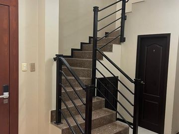 VENTA - HERMOSA CASA EN TERRANOSTRA - MASTER BAÑO W.CLOSET A/C,  2 DORMITORIOS CON BAÑO COMPARTIDO A/C - PISCINA