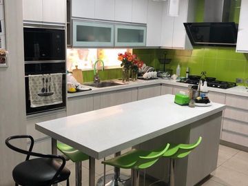 VENTA - HERMOSA CASA EN TERRANOSTRA - MASTER BAÑO W.CLOSET A/C,  2 DORMITORIOS CON BAÑO COMPARTIDO A/C - PISCINA